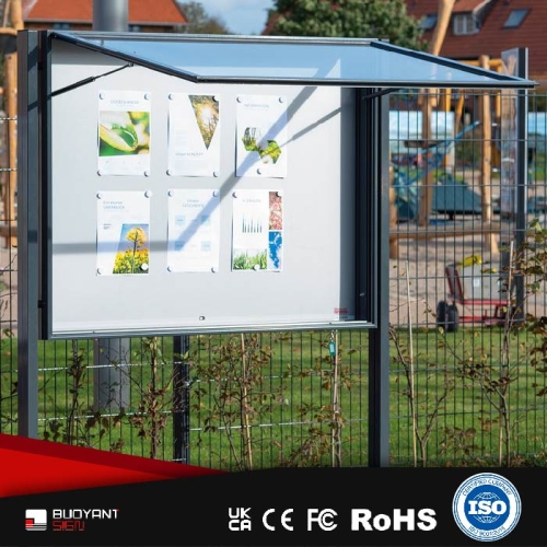Independent outdoor communication board